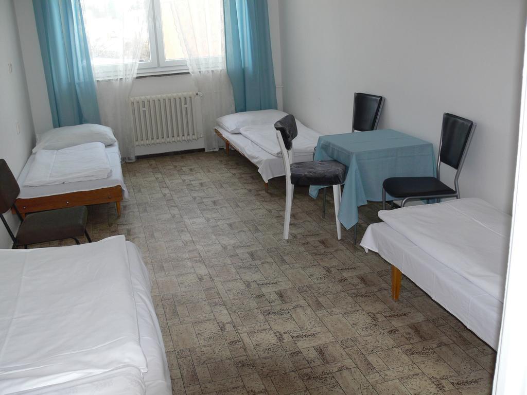 Motel Lazza à Brno Extérieur photo